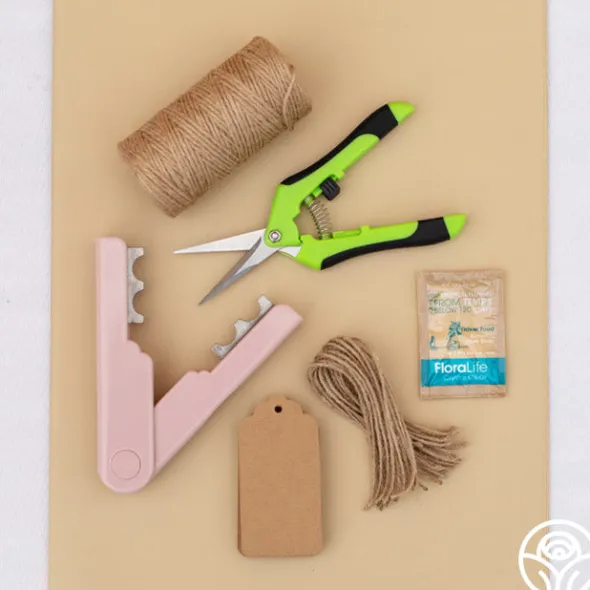 Heirloom Roses DIY Bouquet Kit New